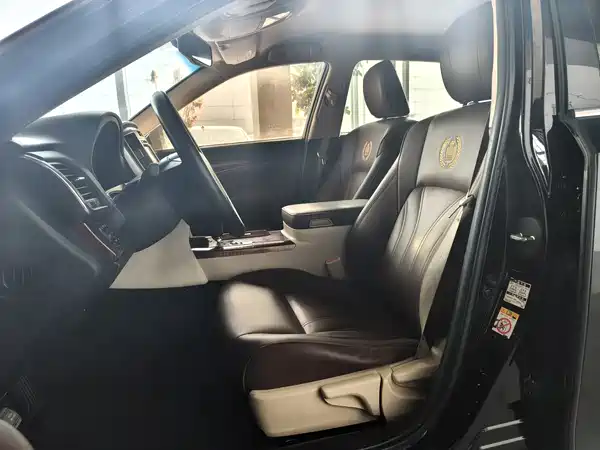 Toyota Crown 2016
