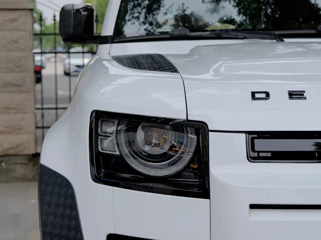 Land Rover Defender 2025 — фото 12