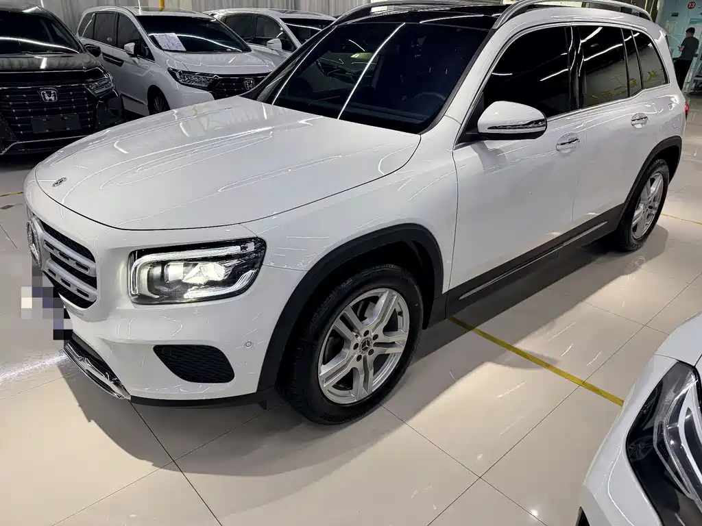 Mercedes-Benz GLB 2023 — фото 1