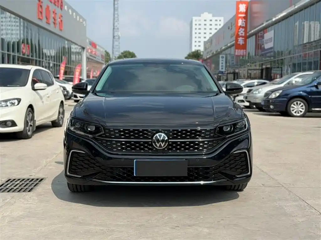 Volkswagen Passat 2025