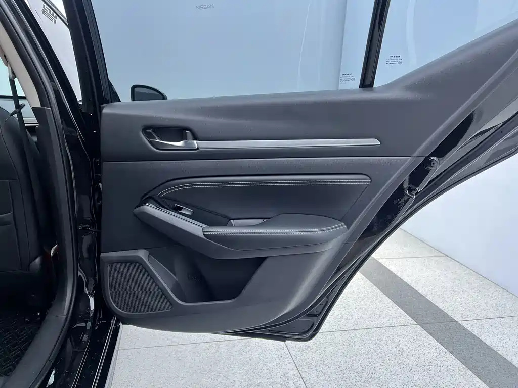 Nissan Teana 2023 — фото 20