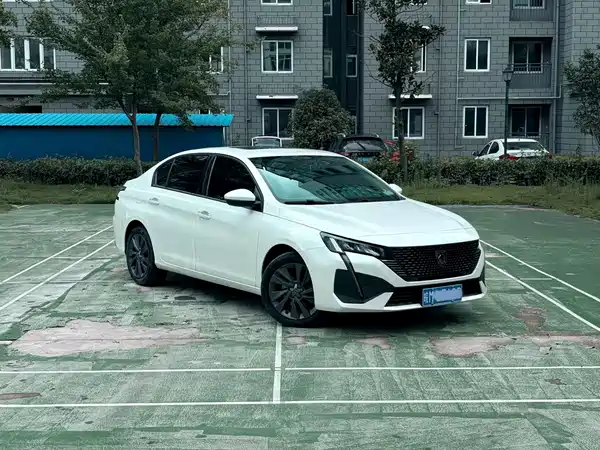 Peugeot 408 2022