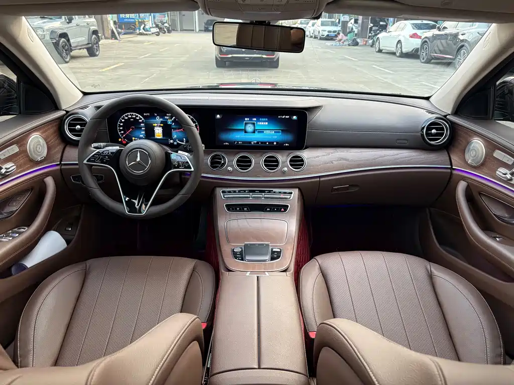 Mercedes-Benz E-Class 2023 — фото 10