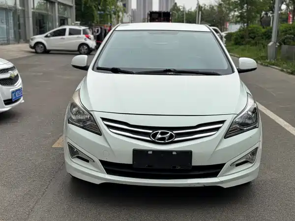 Hyundai Accent 2014