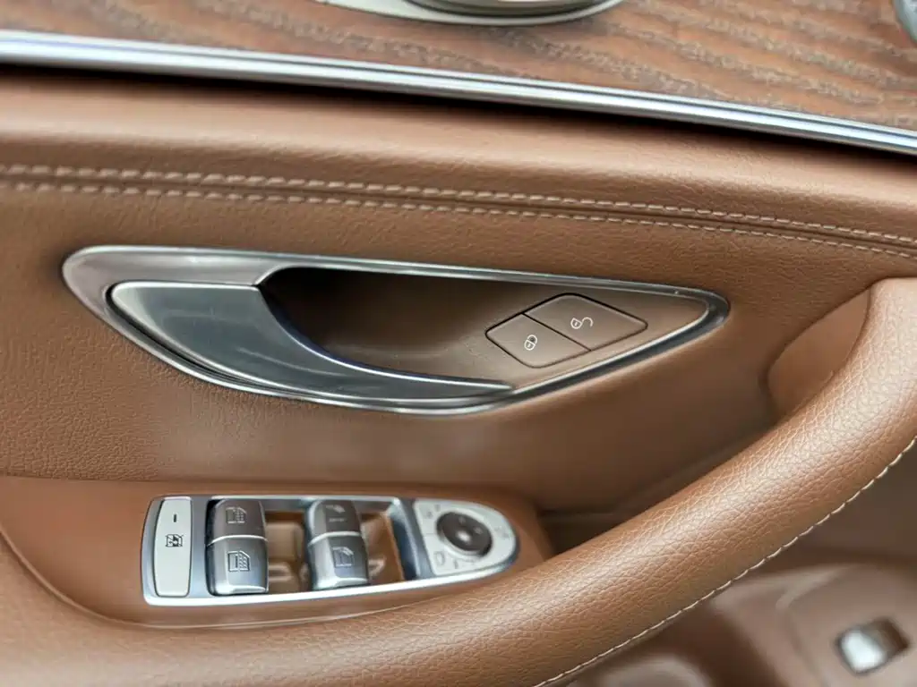 Mercedes-Benz E-Class 2020 — фото 16