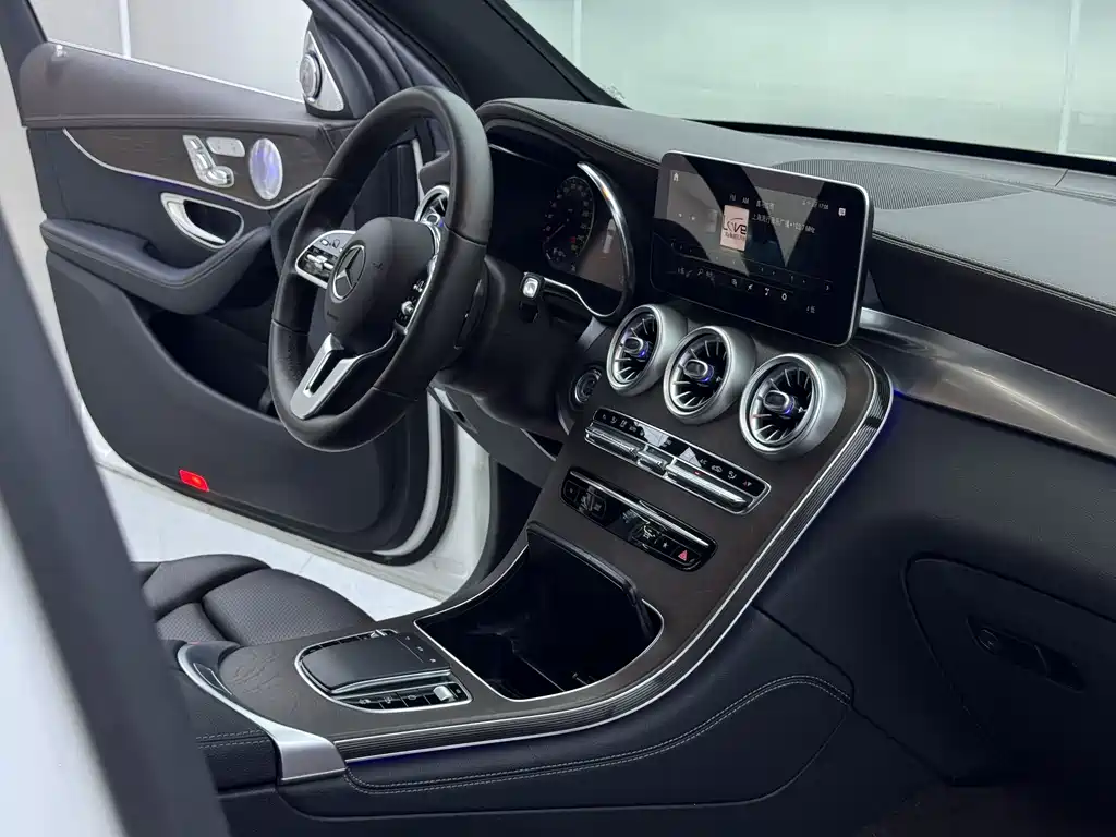 Mercedes-Benz GLC 2020 — фото 27