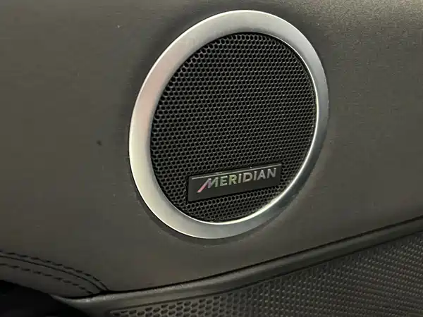 Land Rover Discovery 2024