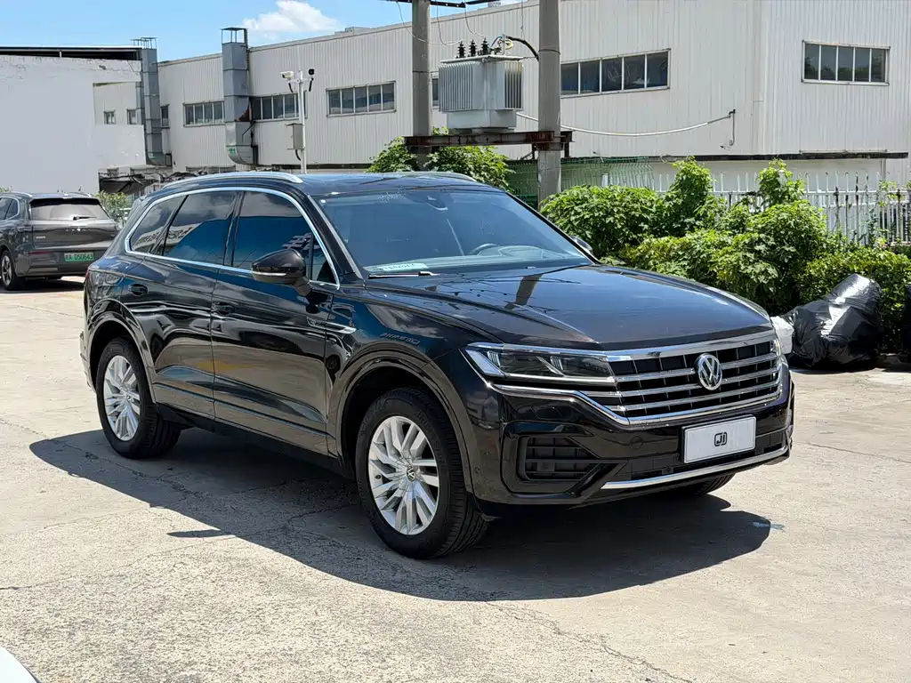 Volkswagen Touareg 2023 — фото 3