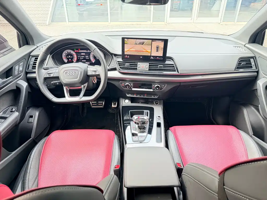 Audi Q5L Sportback 2024 — фото 9