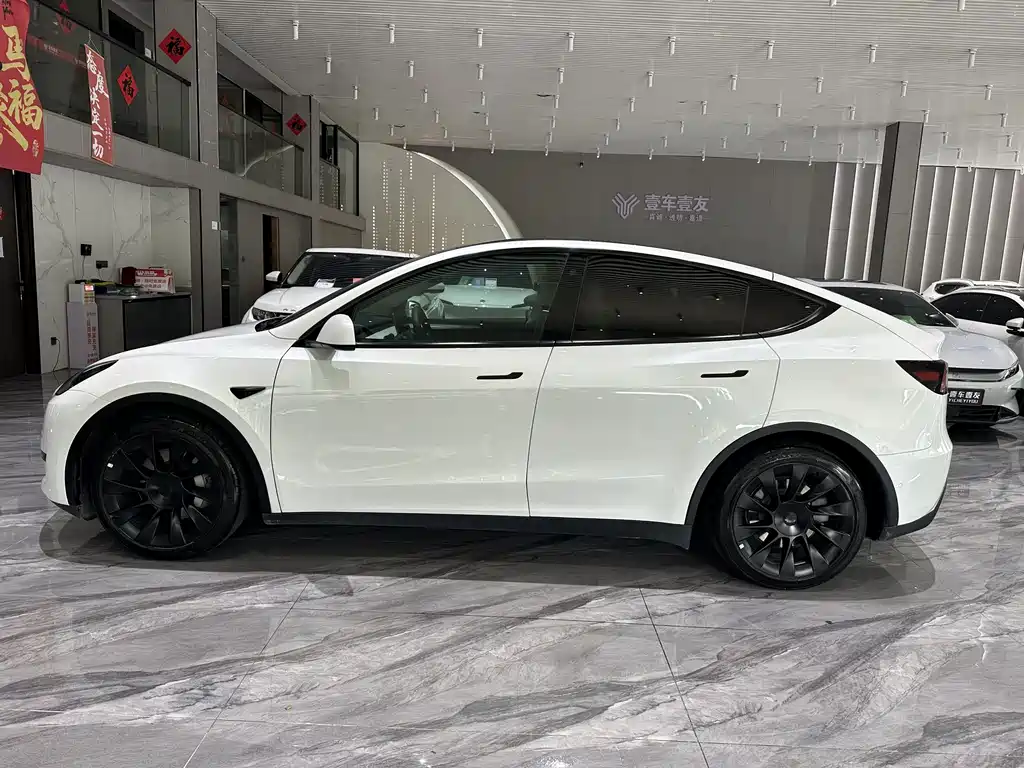 Tesla Model Y 2022 — фото 23