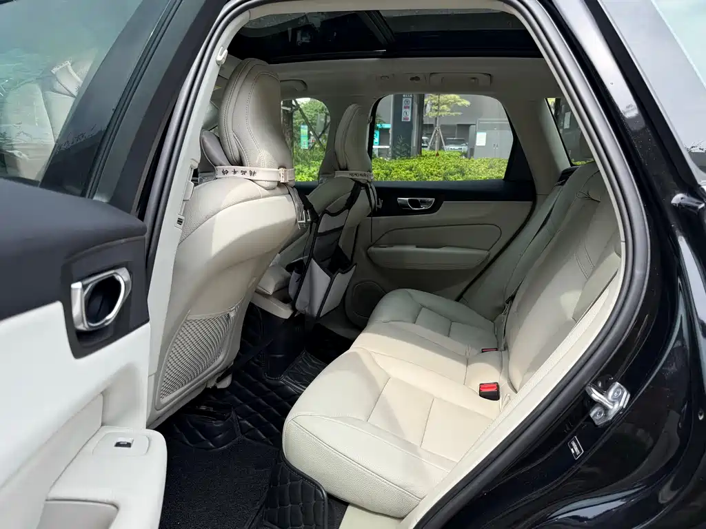 Volvo XC60 PHEV 2022 — фото 8