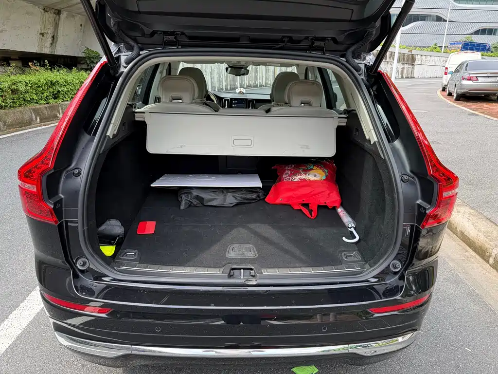 Volvo XC60 PHEV 2022 — фото 17