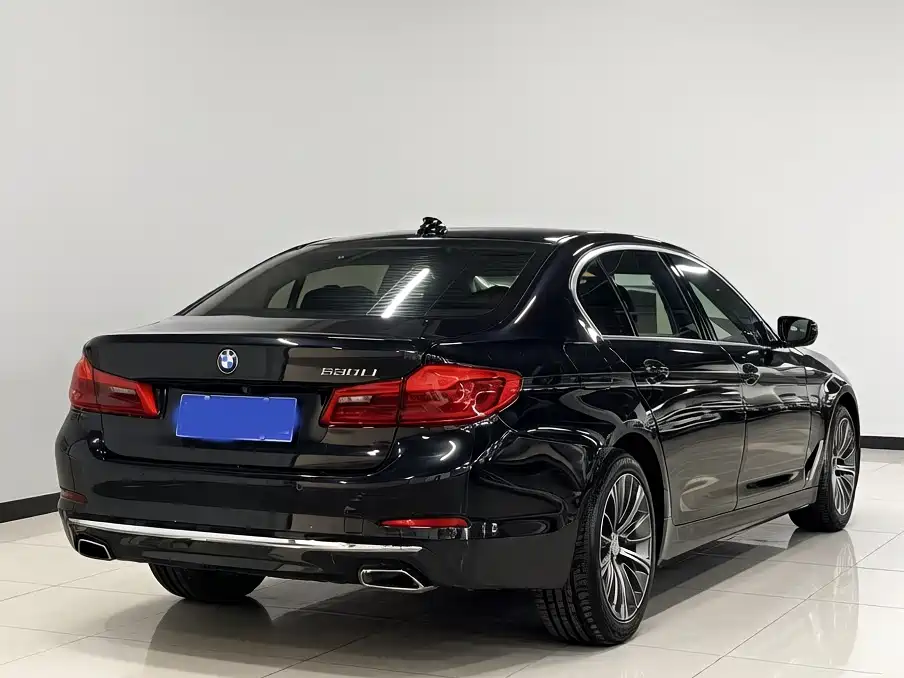 BMW 5 Series 2019 — фото 5