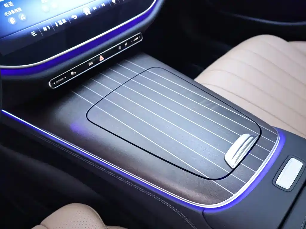 Mercedes-Benz E-Class 2025 — фото 12