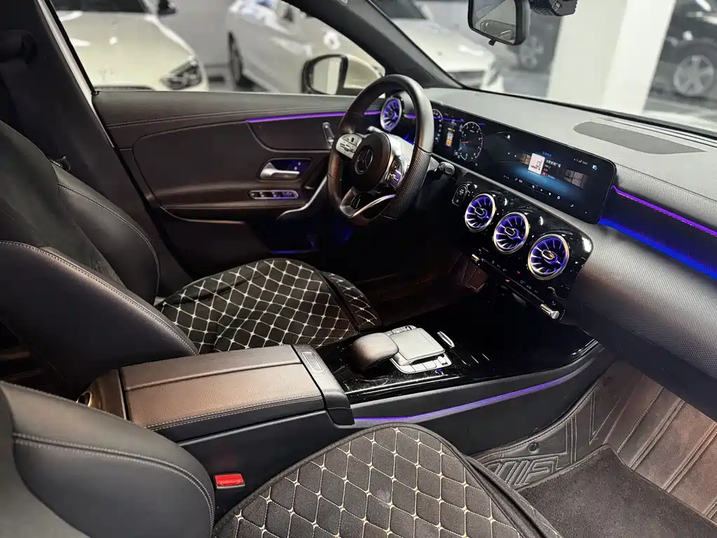 Mercedes-Benz A-Class 2023 — фото 12