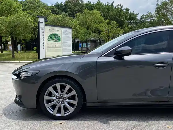 Mazda 3 Axela 2021