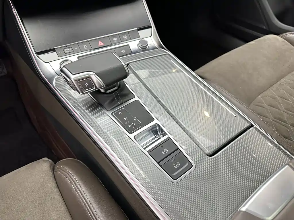 Audi A7L 2023 — фото 18