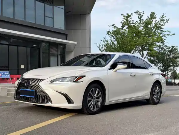 Lexus ES 2018