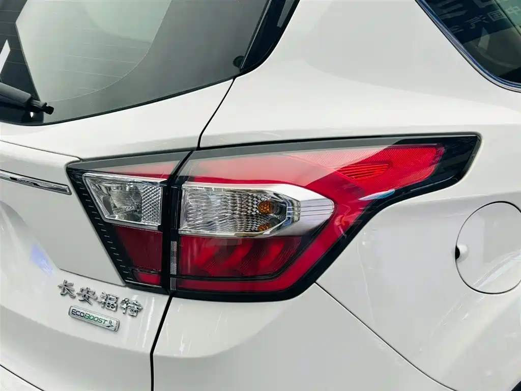 Ford Kuga 2017 — фото 12