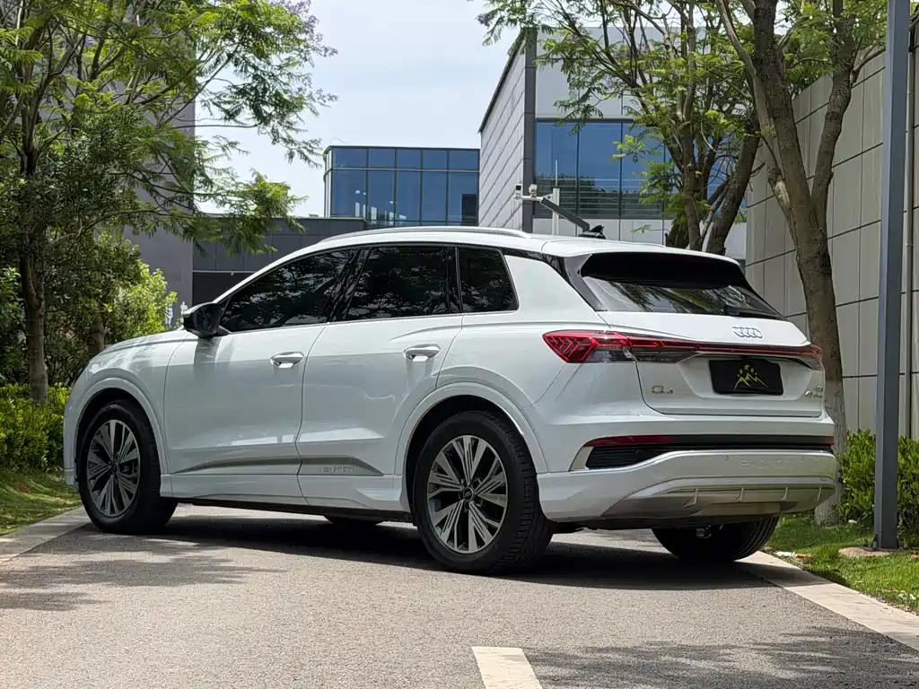 Audi Q4 e-tron 2023