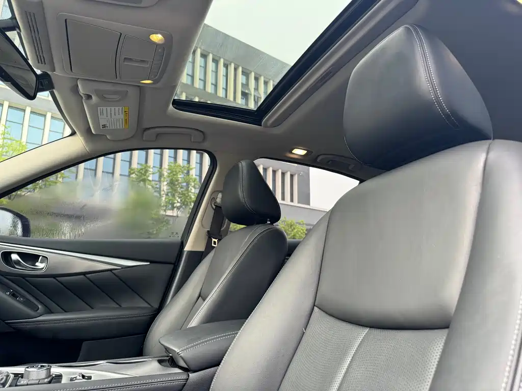 Infiniti Q50L 2015 — фото 16