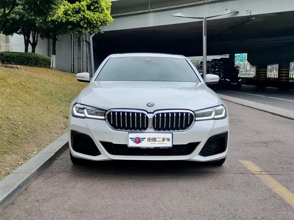 BMW 5 Series 2023 — фото 2
