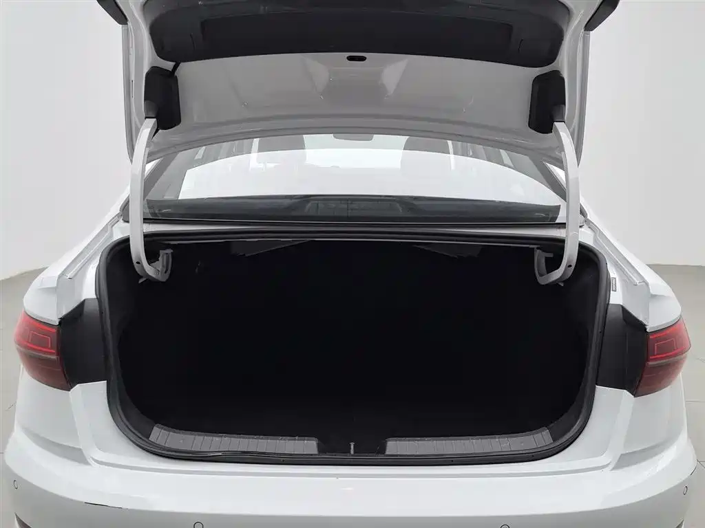 Volkswagen Sagitar 2020 — фото 16