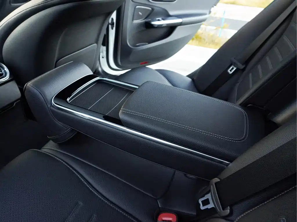 Mercedes-Benz C-Class 2022 — фото 18