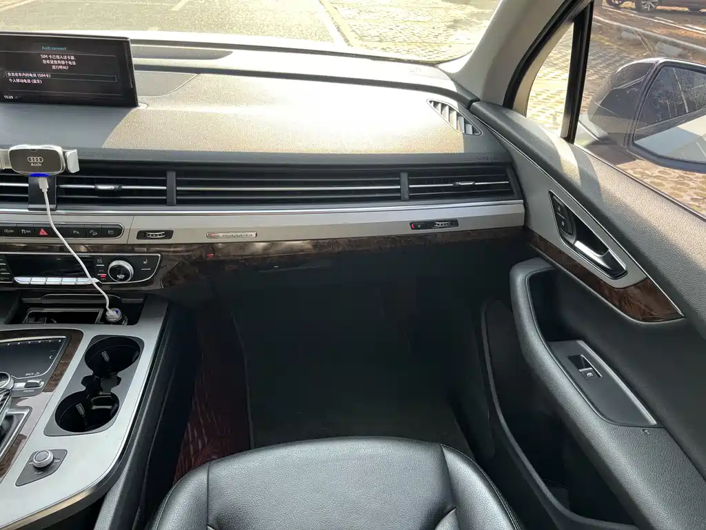 Audi Q7 2018 — фото 17