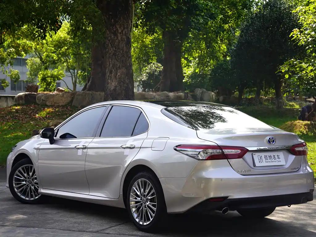 Toyota Camry 2020 — фото 4