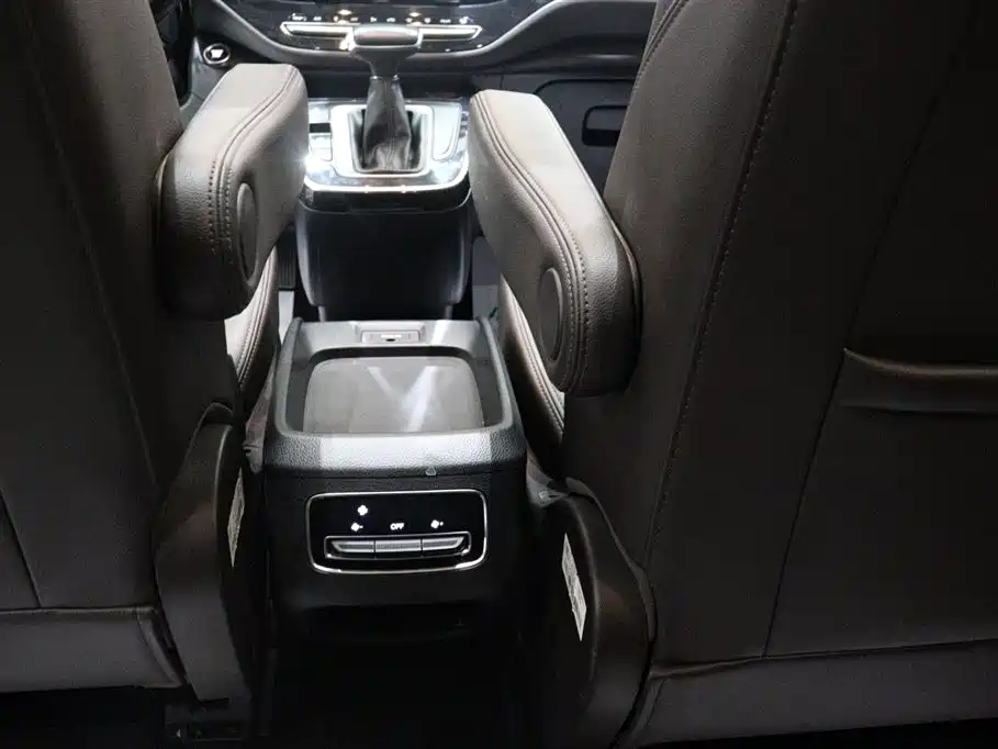 GAC Motor Trumpchi M6 2020 — фото 10