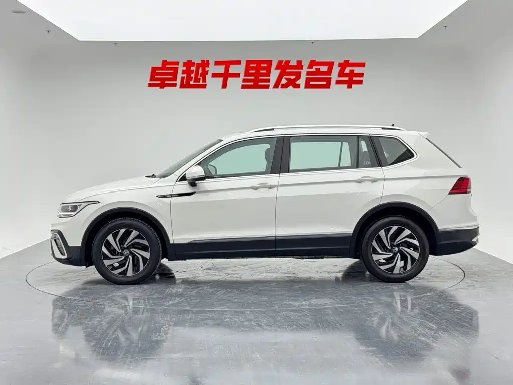 Volkswagen Tiguan L 2021 — фото 8