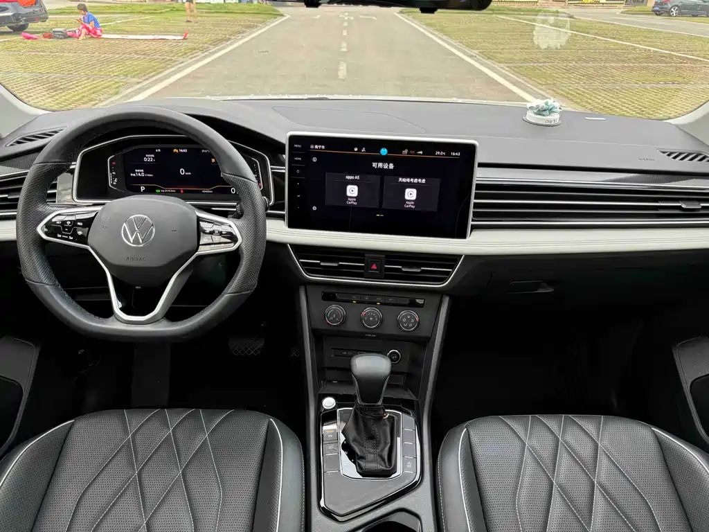 Volkswagen Tiguan L 2023 — фото 16