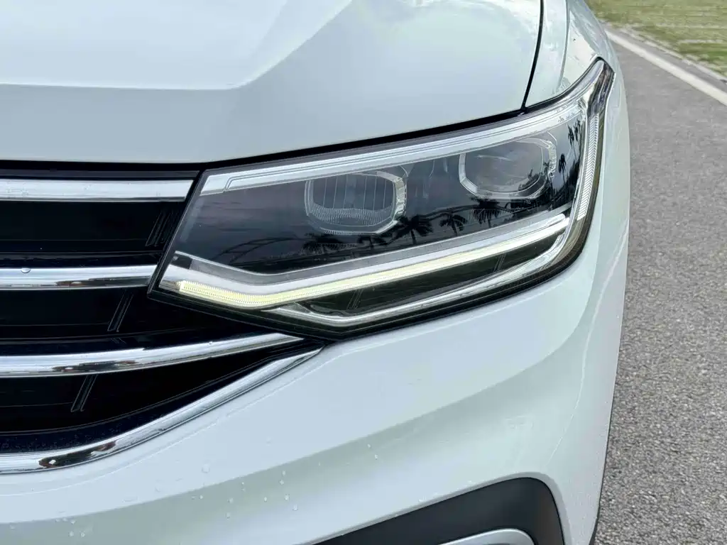 Volkswagen Tiguan L 2023 — фото 20