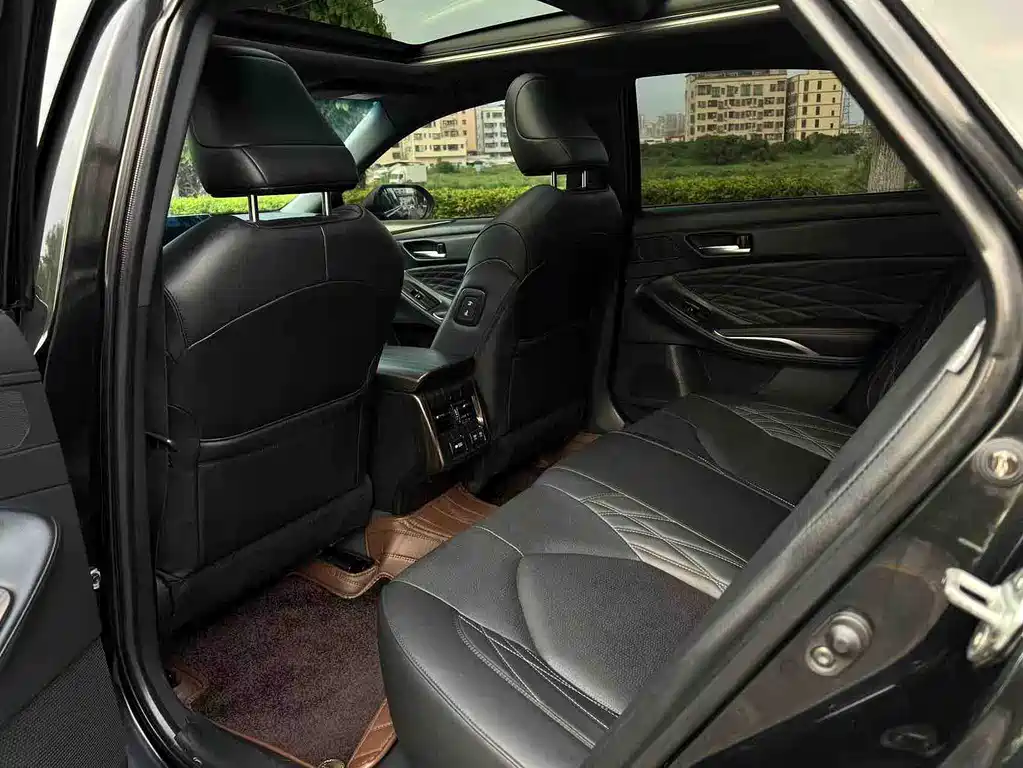 Toyota Avalon 2019 — фото 10