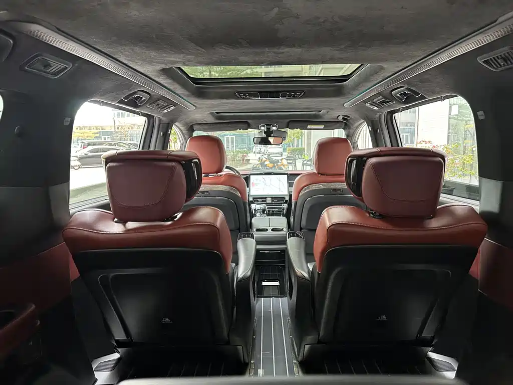 GAC Motor Trumpchi M8 2023 — фото 12