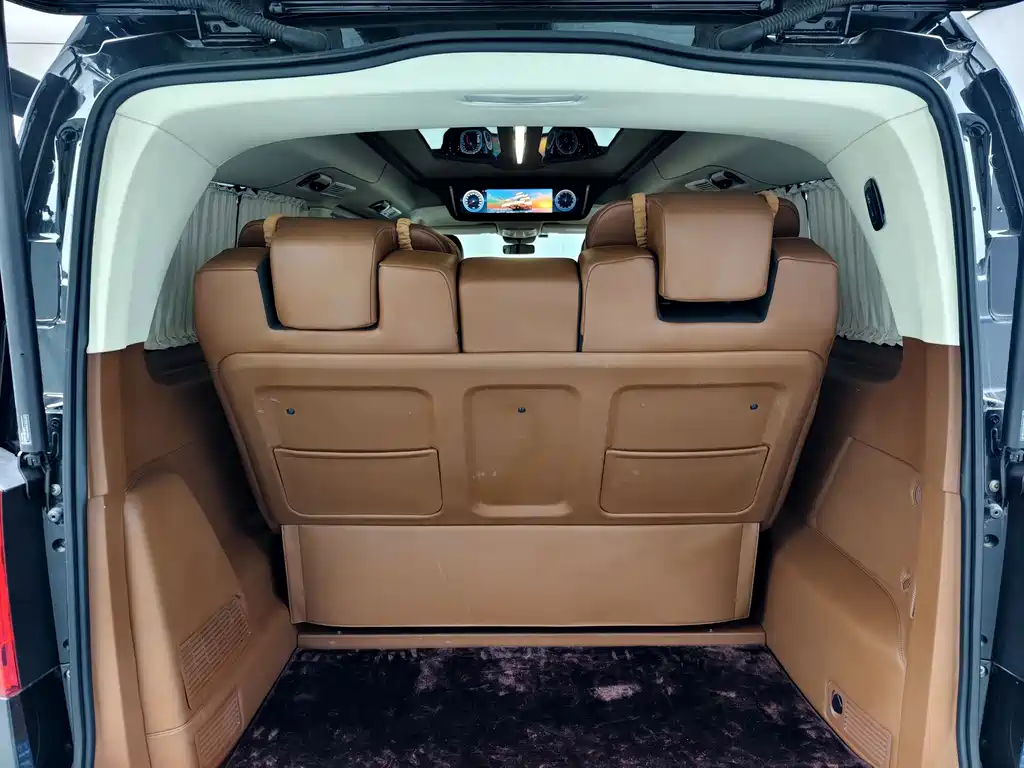 Mercedes-Benz Vito 2023 — фото 18