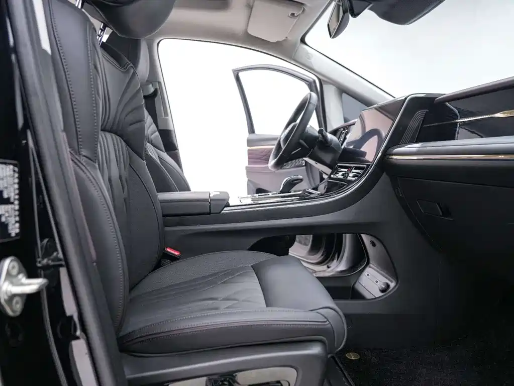 GAC Motor Trumpchi M8 2025 — фото 25