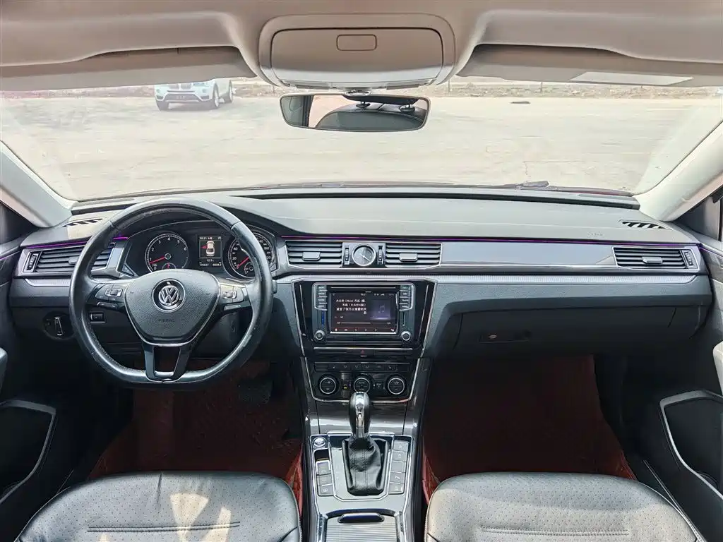 Volkswagen Passat 2017 — фото 14