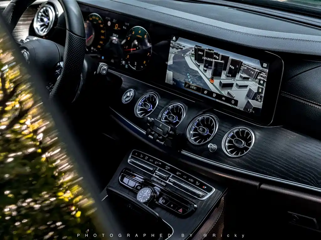 Mercedes-Benz E-Class 2021