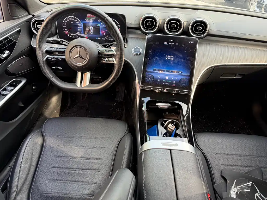 Mercedes-Benz C-Class 2023 — фото 10