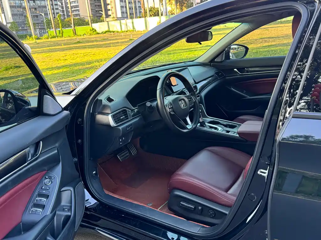 Honda Accord 2022 — фото 13