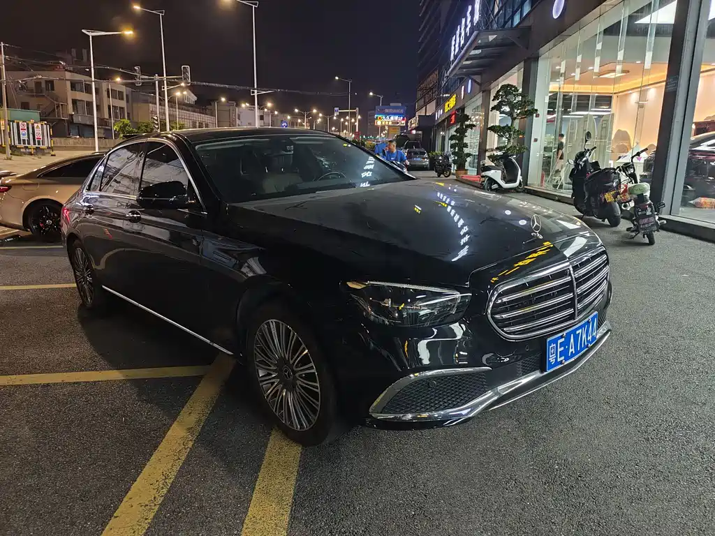 Mercedes-Benz E-Class 2022