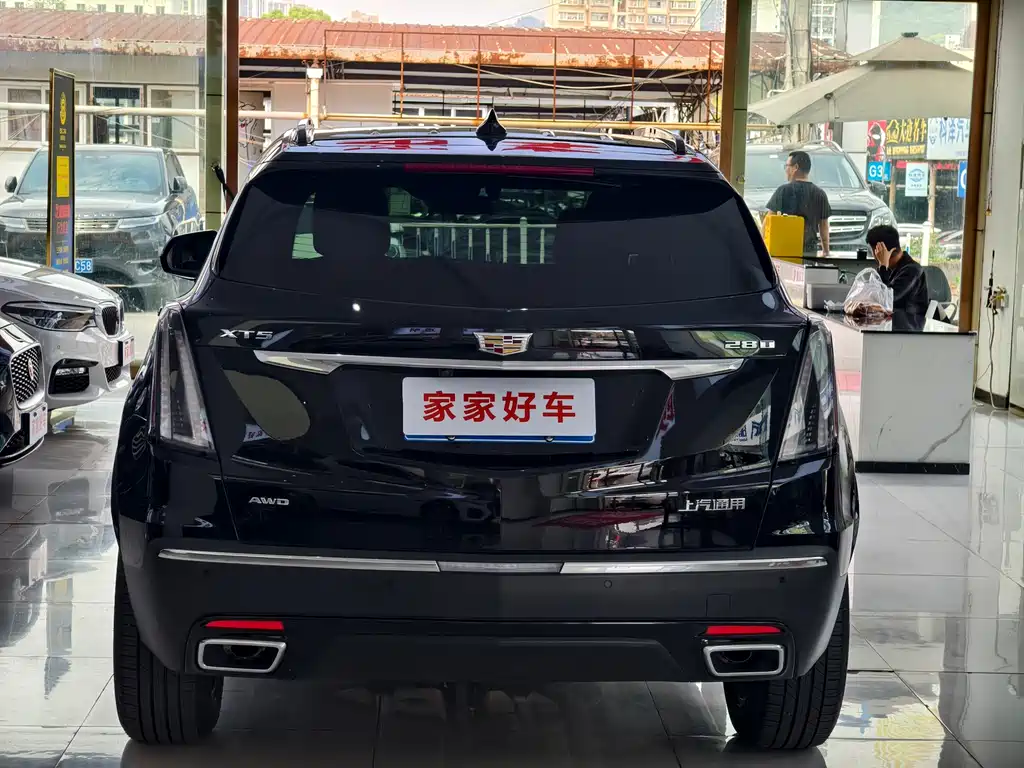 Cadillac XT5 2024 — фото 10