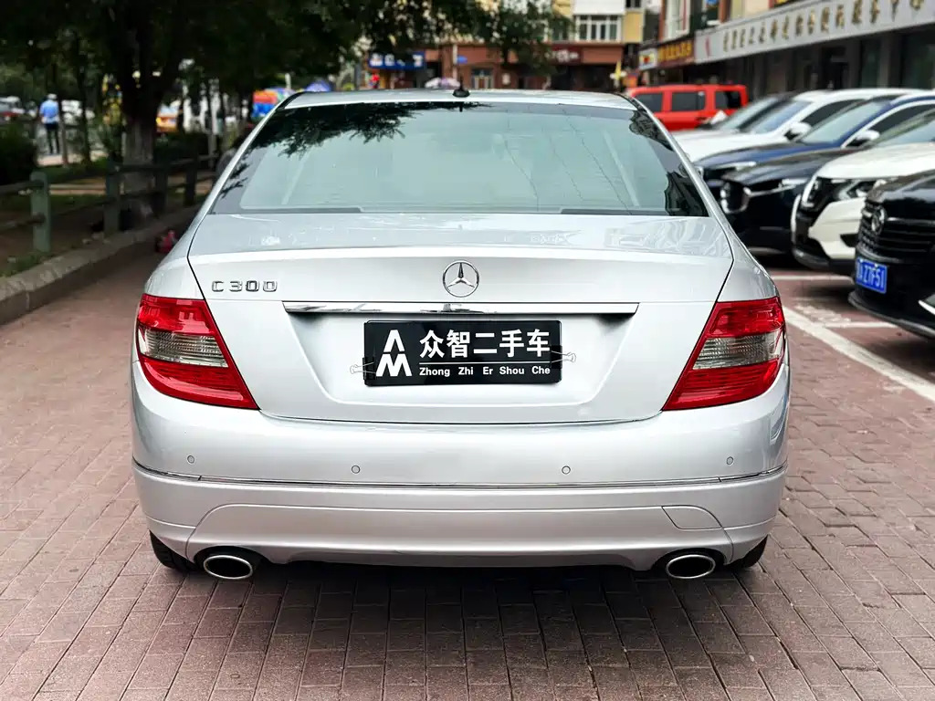 Mercedes-Benz C-Class 2011