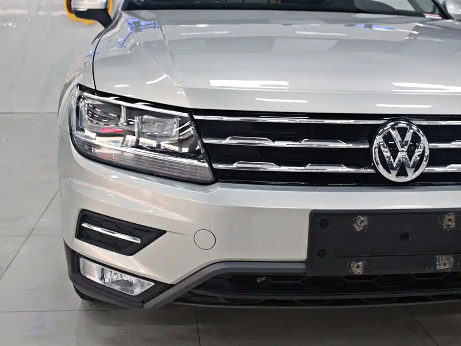 Volkswagen Tiguan L 2017 — фото 3