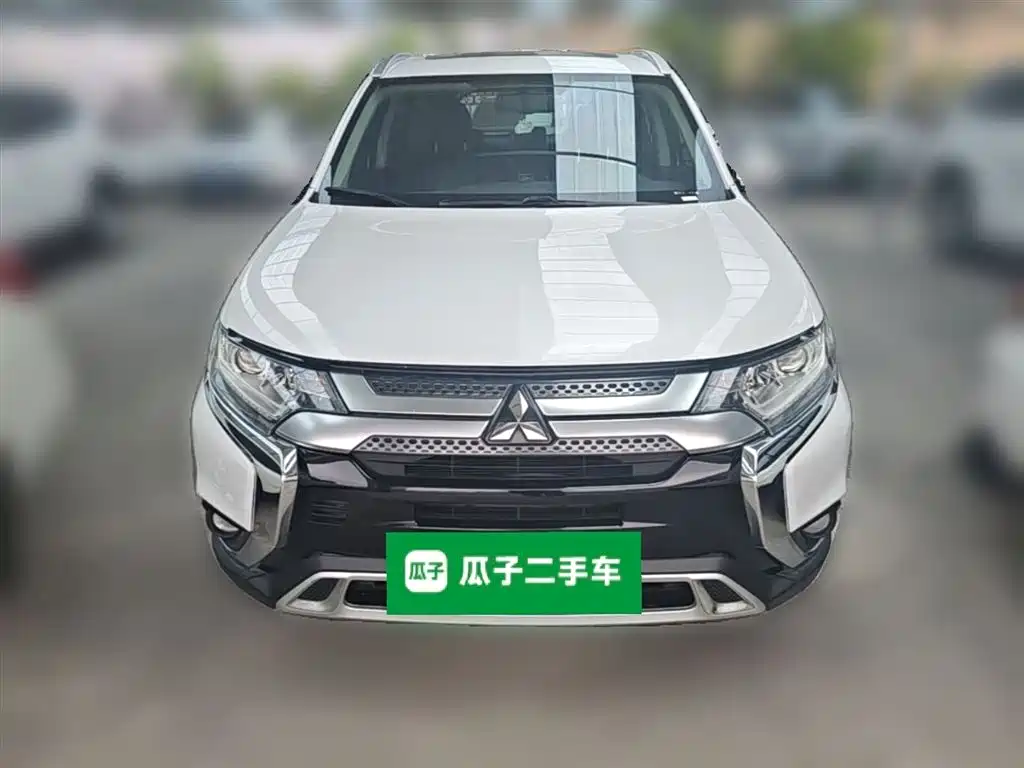 Mitsubishi Outlander 2020 — фото 5