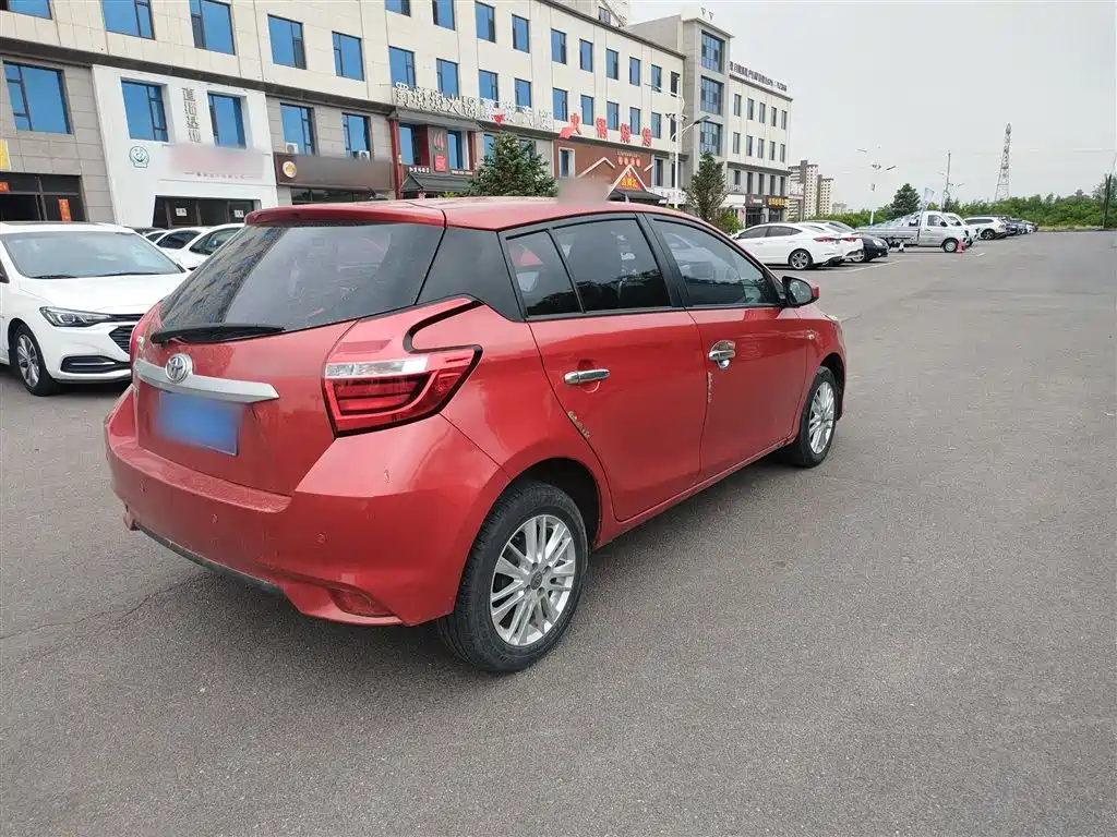 Toyota Yaris L 2018 — фото 8