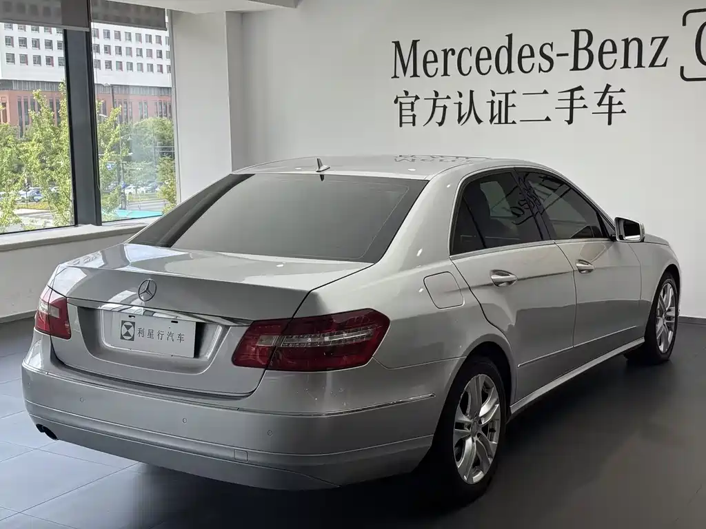 Mercedes-Benz E-Class 2010 — фото 13