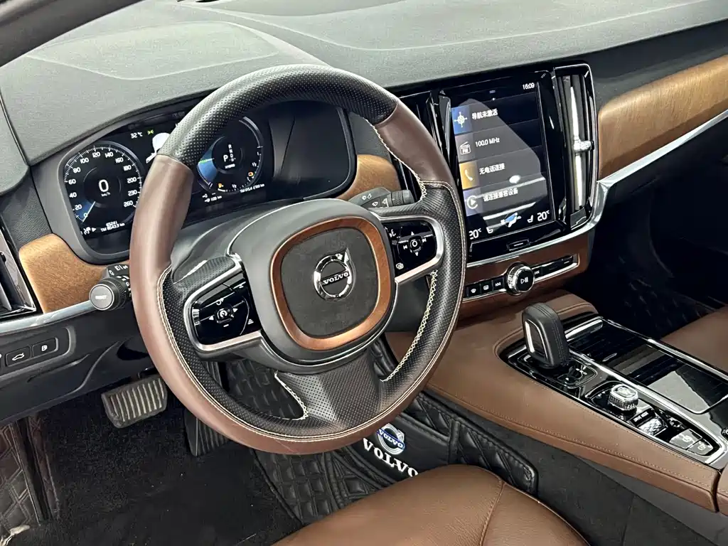 Volvo S90 PHEV 2021 — фото 15